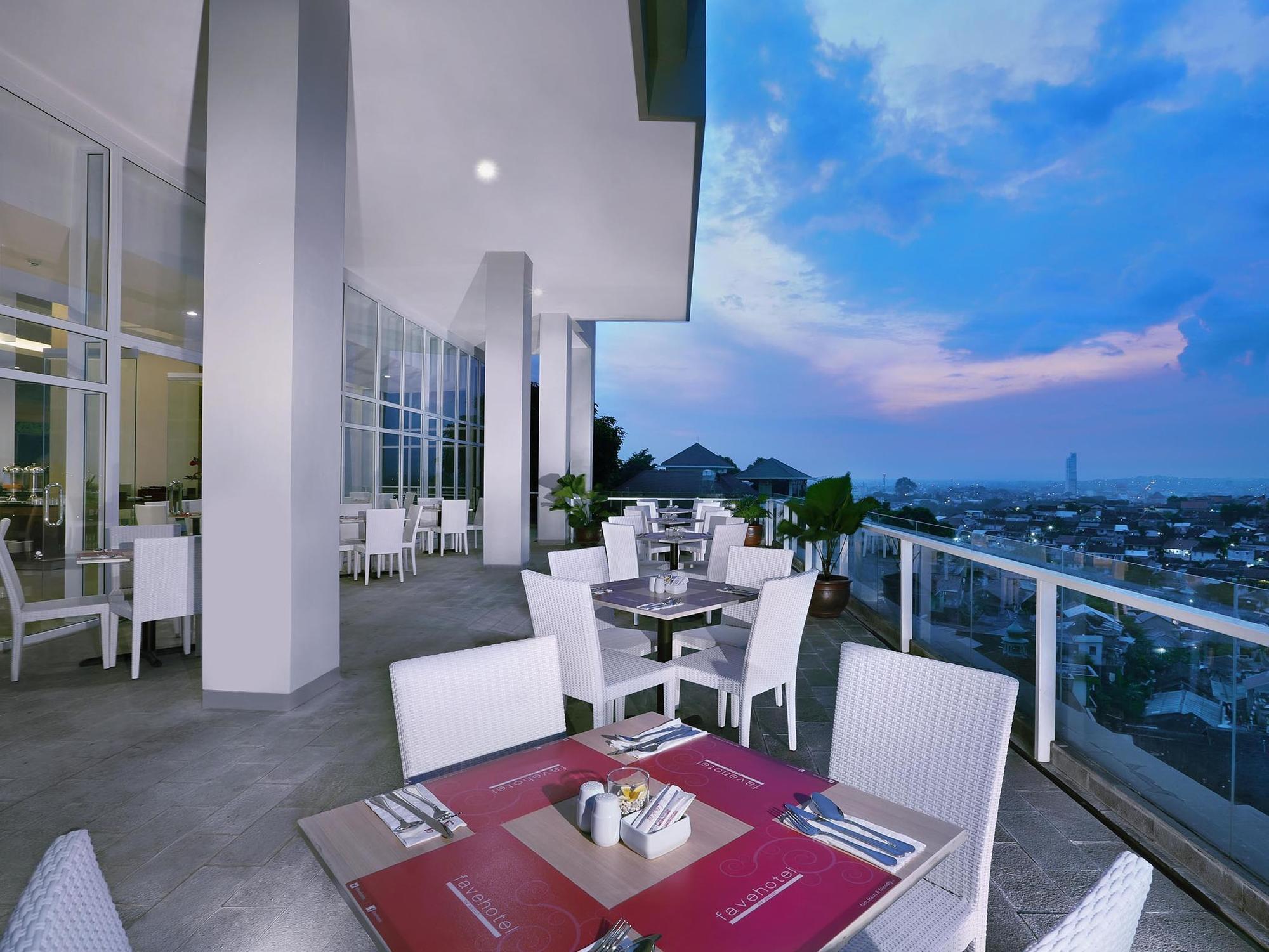Favehotel Simpang Lima - Hotel